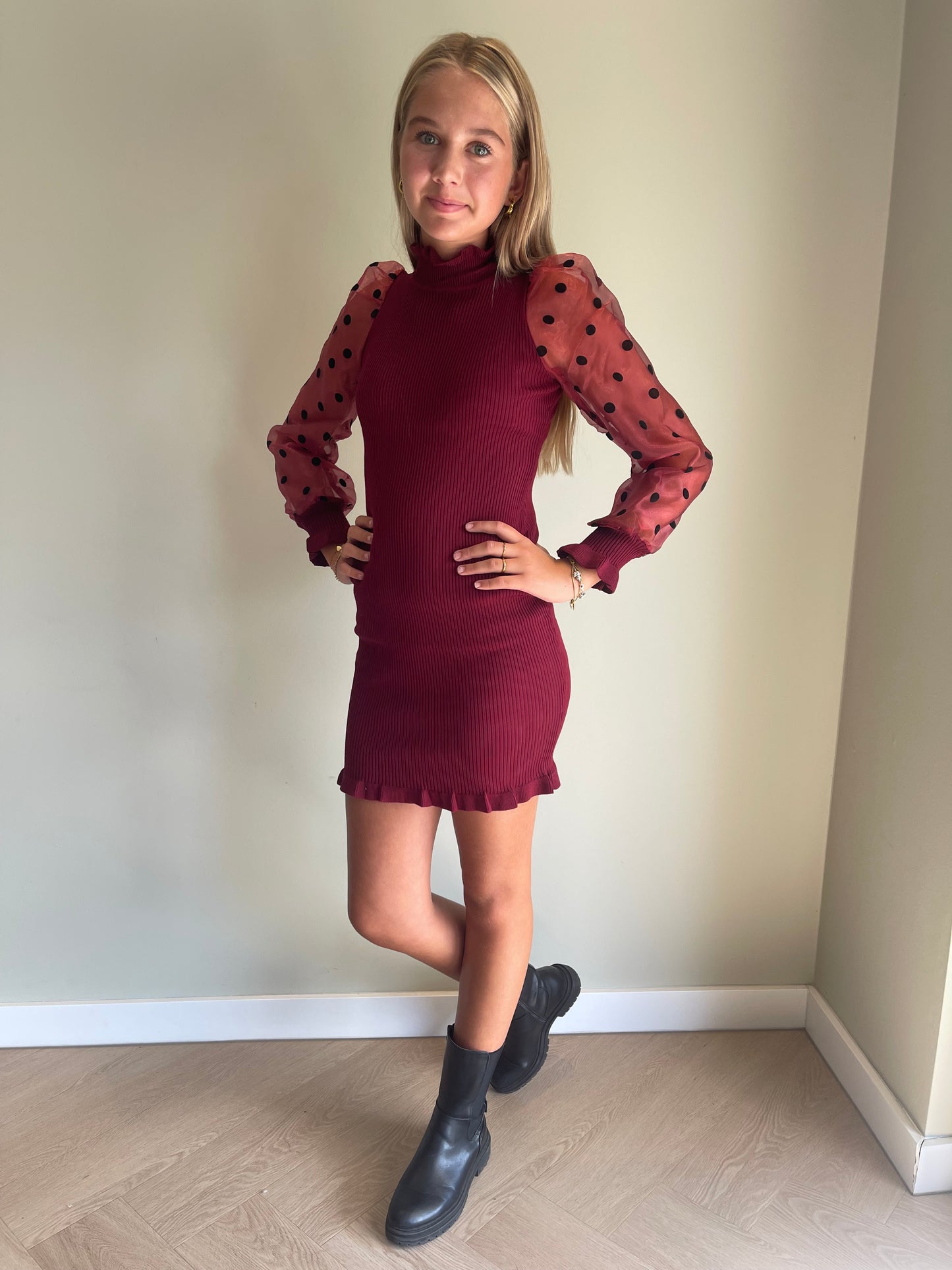 Jurk met pofmouw en stippen