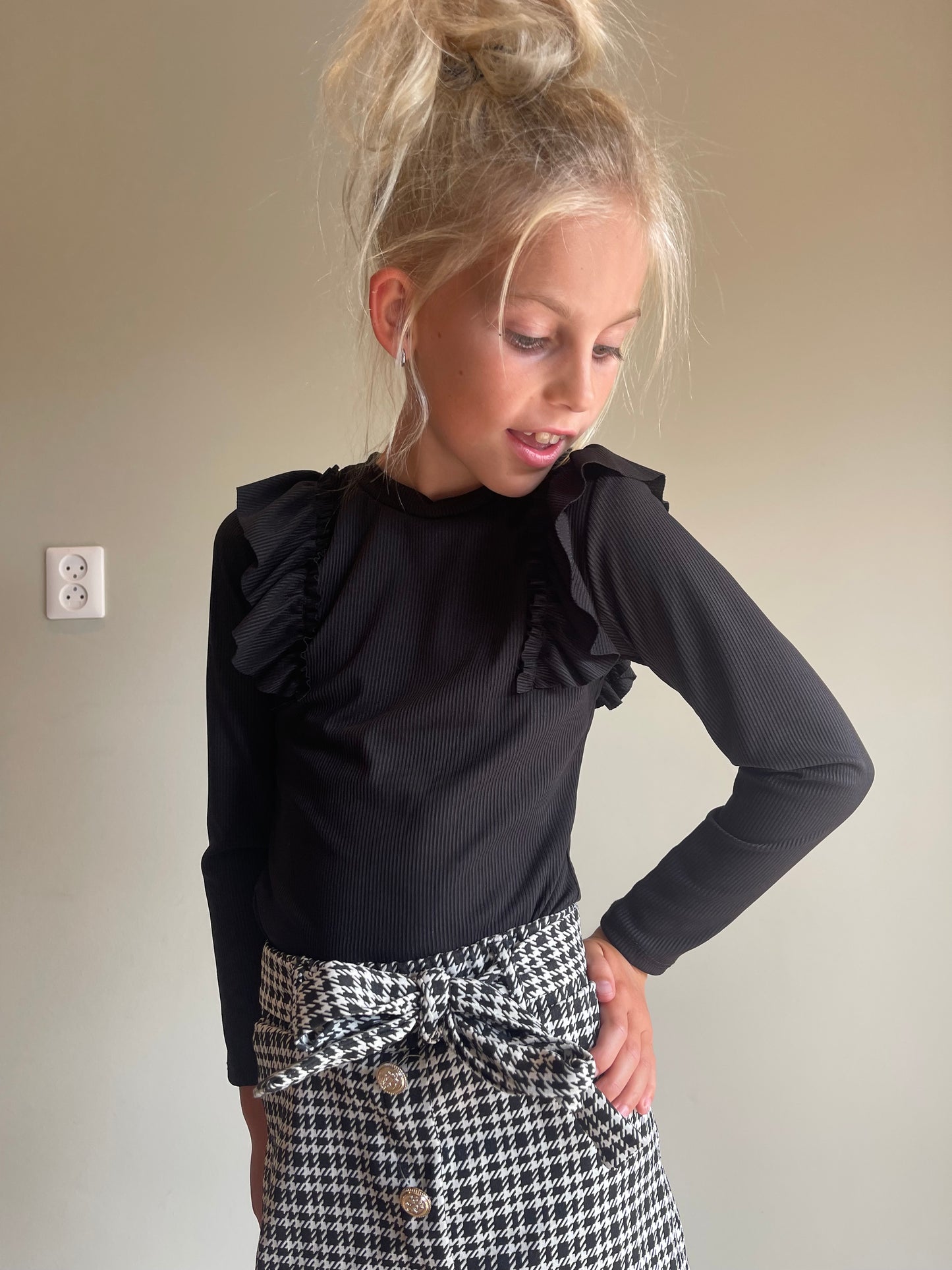 Meisjes trui met ruffle inclusief bijpassend tasje