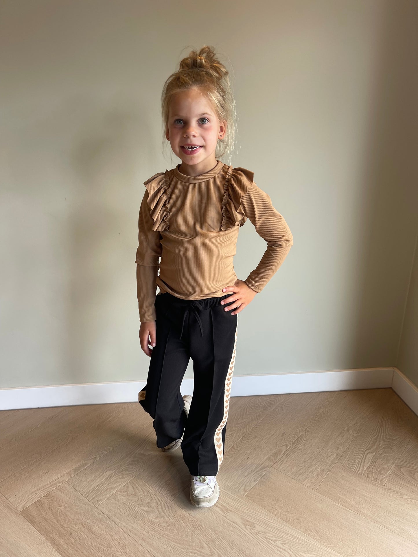 Meisjes broek met hartjes