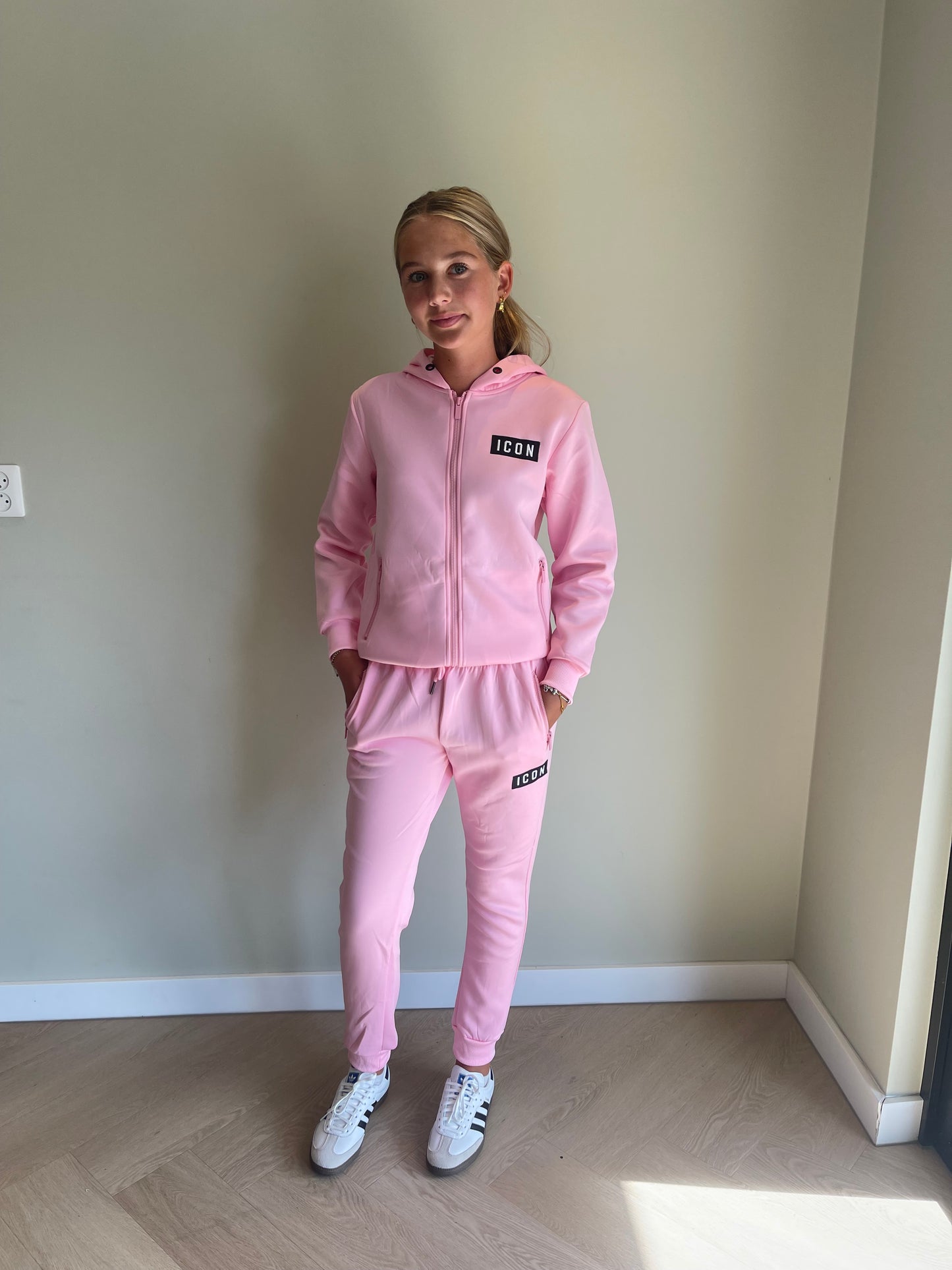 Icon trainingspak met matching tasje