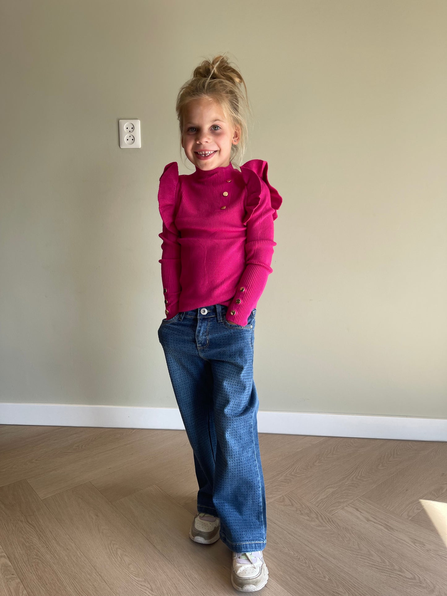 Meisjes trui met ruffles en studs