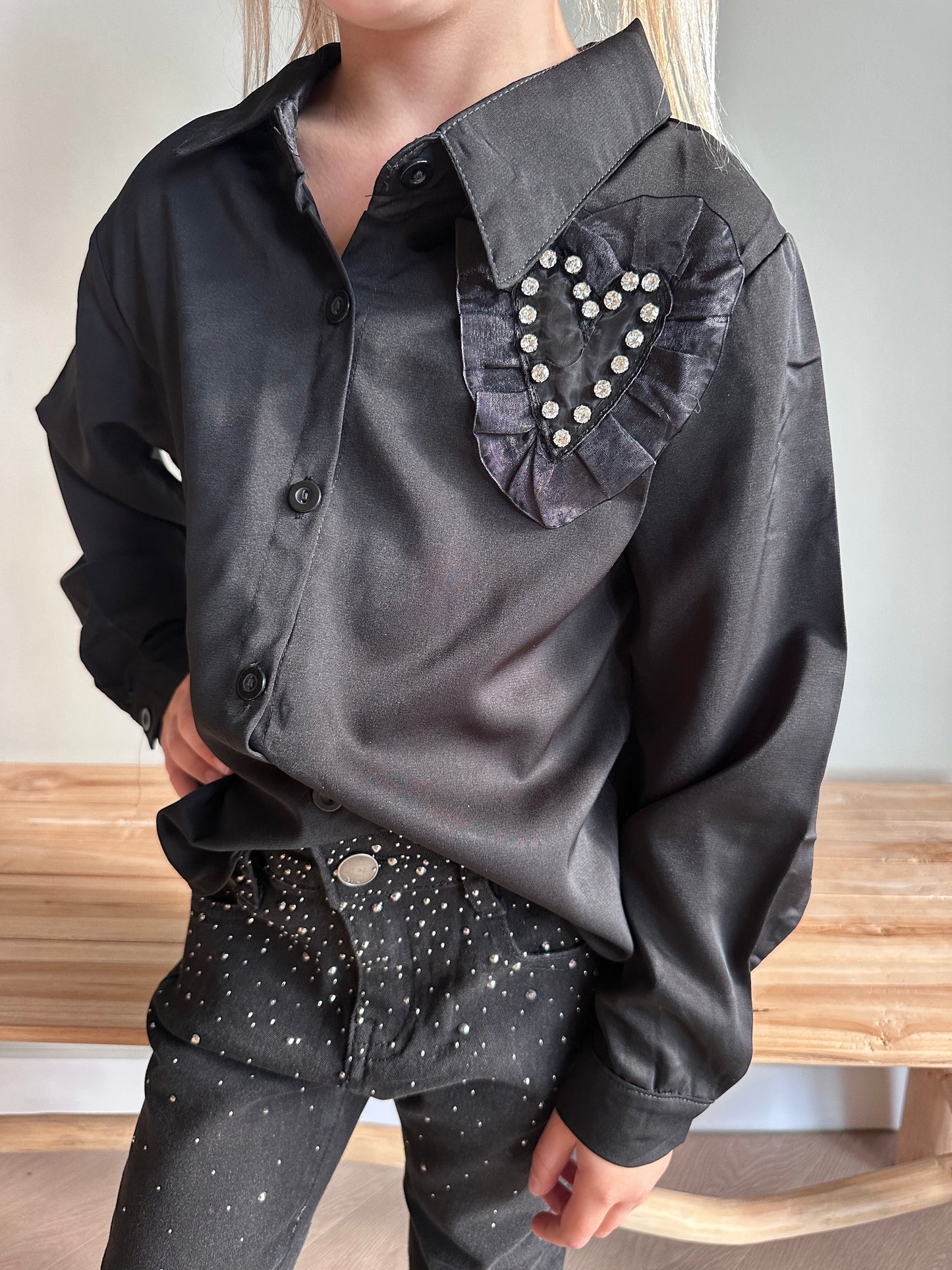 Zwarte Blouse met Hartvormige Steentjes