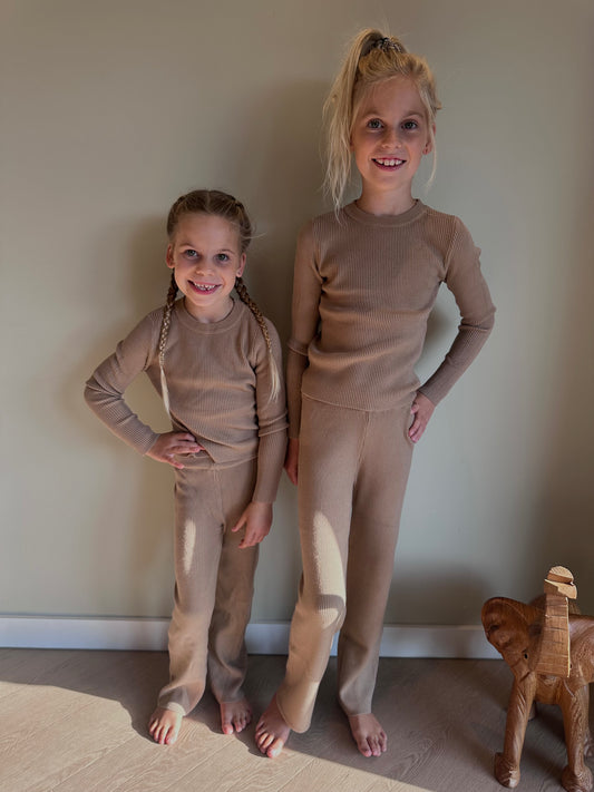 Heerlijke zachte loungeset camel